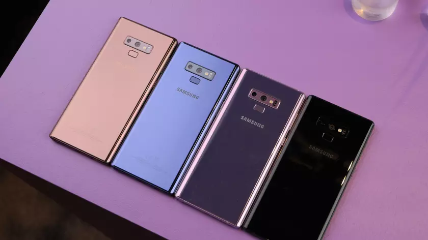 Ещё один очень старый флагман Samsung внезапно получил обновление One UI