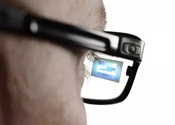 Intel тоже делает «умные» очки 