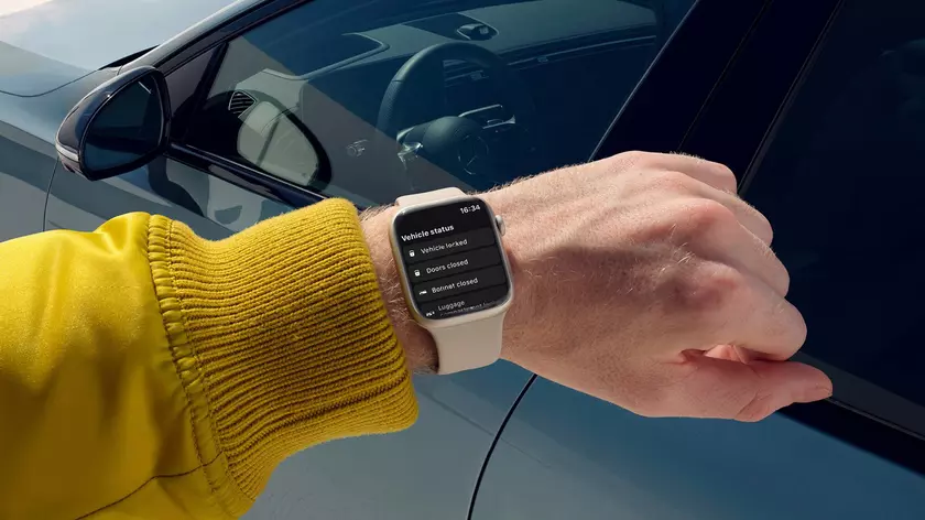 Mercedes выпустил приложение для Apple Watch: проверка запаса хода, состояния зарядки и управления автомобилем