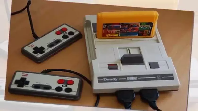 Возвращение в «лихие 90-е» – продажи консолей в России сократились на 81% с начала года, а в топ вышли приставки для 8-битных игр