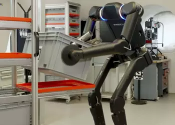 На заводе Renault начали работать гуманоидные роботы Calvin-40