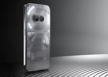 Nothing показала Phone (2a) Plus до анонса: копия Phone (2a) в серебристом цвете