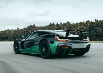 275,74 км/ч – электромобиль Rimac Nevera установил мировой рекорд скорости задним ходом