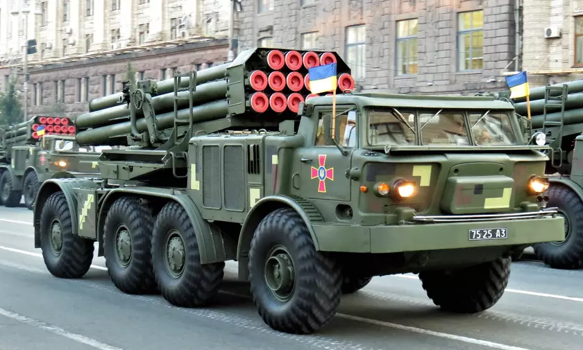 ВСУ показали эффектное видео синхронной работы двух реактивных систем залпового огня «Ураган»