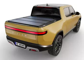 Для пикапа Rivian R1T выпустили солнечную панель