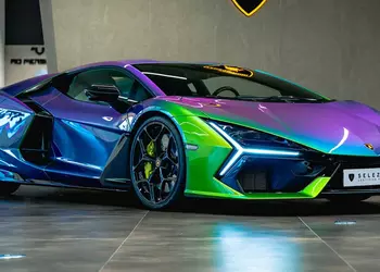 Lamborghini с самой необычной заводской окраской выставлен на продажу в Нидерландах