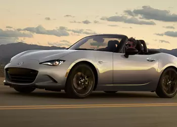 Новая Mazda MX-5 получит более крупный бензиновый двигатель и «механику»