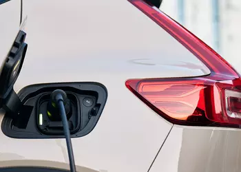 Технология Plug&Charge появится в большем количестве моделей Volvo. Что это такое?