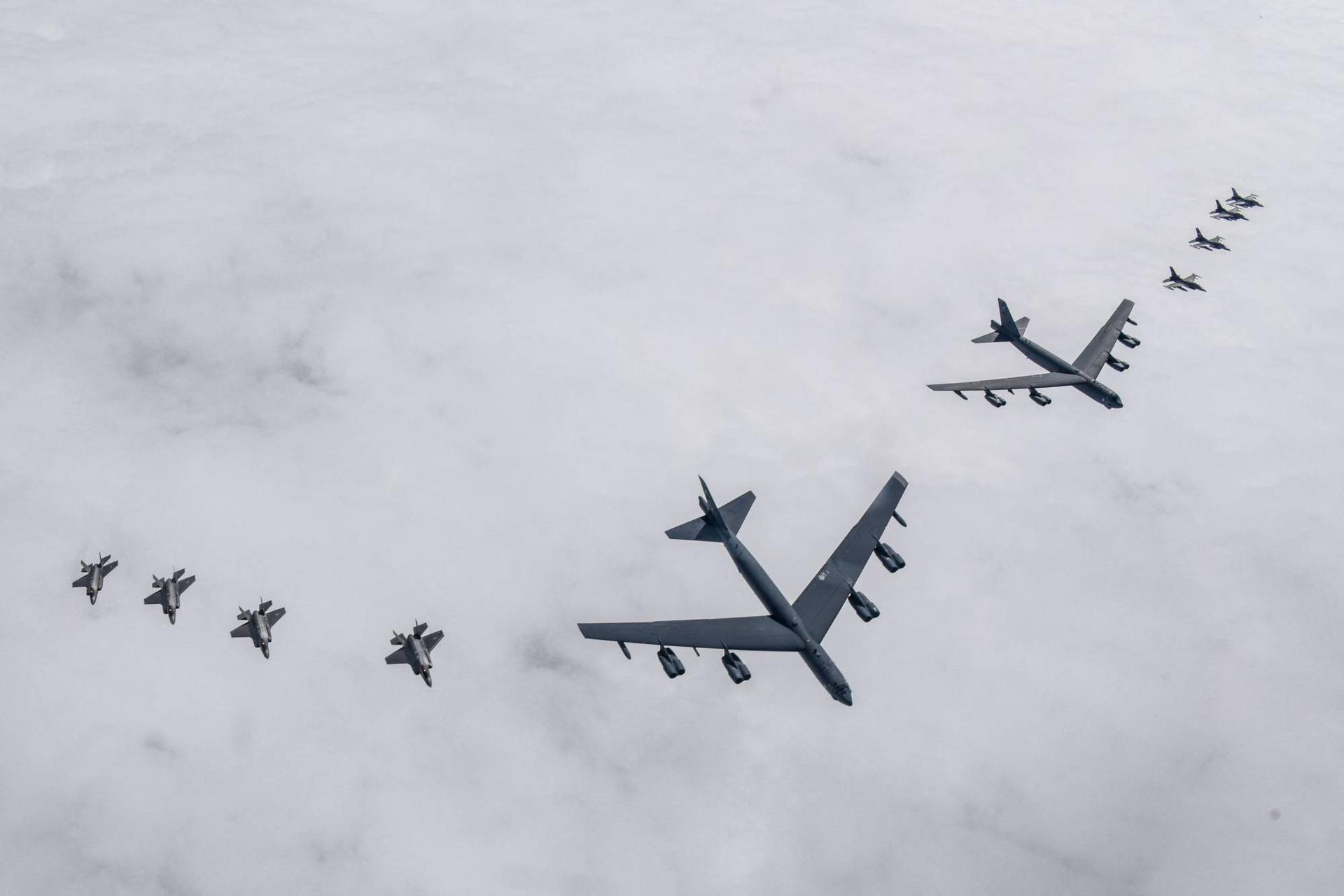 US Sends B-52H Nuclear Bombers To The Korean Peninsula After North ...