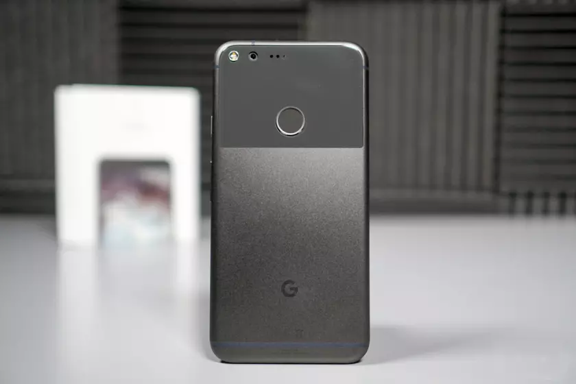 Google заплатит владельцам бракованных Pixel и Pixel XL до $500