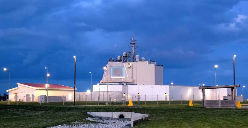 США ввели в эксплуатацию в Польше систему противоракетной обороны Aegis Ashore с пусковыми установками Mk 41 для перехвата баллистических ракет