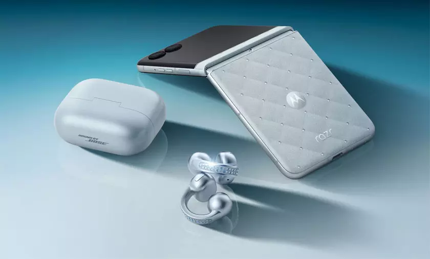 Discover Motorola's Latest Masterpiece: Razr and Moto Buds Loop Unveiled