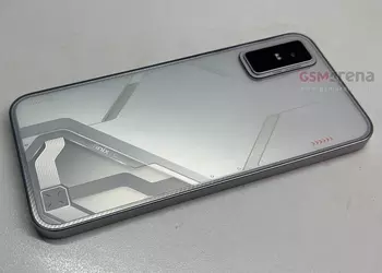 "Живое" фото Infinix GT 30 в новом цвете Shadow Ash