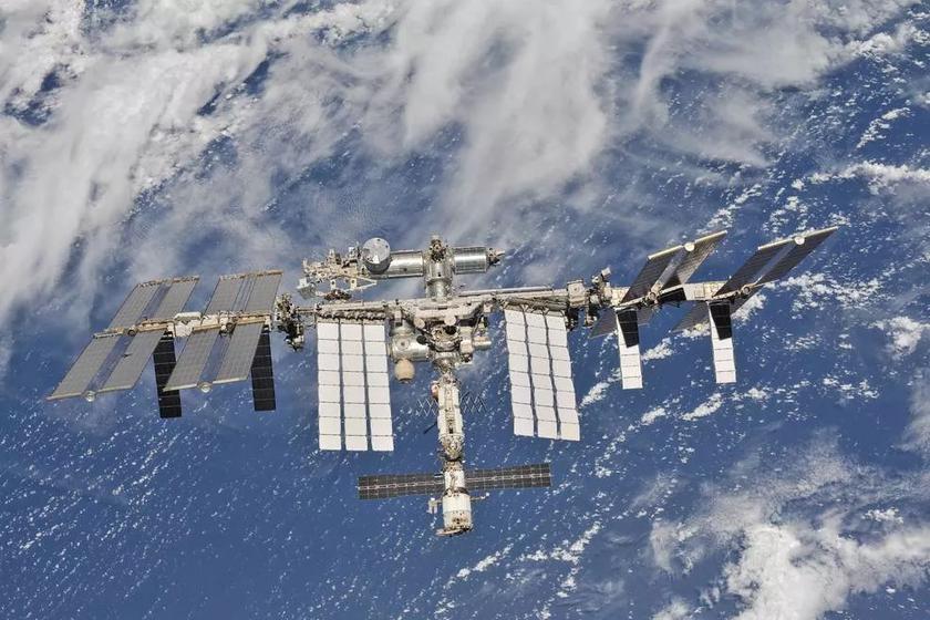 NASA ISS ஐ சுற்றிவளைத்து கடலில் மூழ்கடிக்க  பில்லியன் விண்வெளி இழுவையை உருவாக்க விரும்புகிறது