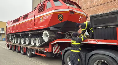 Czech Republic tests new amphibious vehicle KALAN to replace Soviet PTS