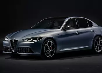 Alfa Romeo recalls Giulia sedan and Stelvio crossover due to brake pedal defect