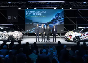 Seat и Cupra открыли в Испании завод по сборке аккумуляторов для электромобилей