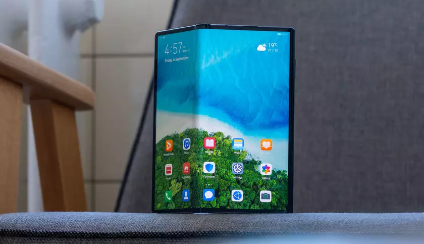 Источник: Huawei не выпустит в этом году складной смартфон Mate X2 из-за санкций США