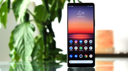 A picture of the Sony Xperia 1 V with a periscopic camera has surfaced online