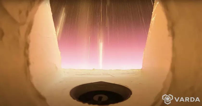 Капсула "W-1" от Varda Space Industries сняла эксклюзивные кадры своего вхождения в атмосферу Земли
