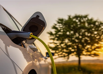 Verkoop elektrische auto's groeit ondanks marktuitdagingen ...