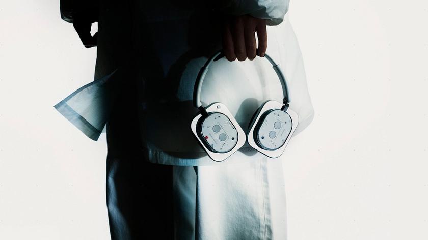 Exploring the Innovation Behind Nothing Headphone (1)