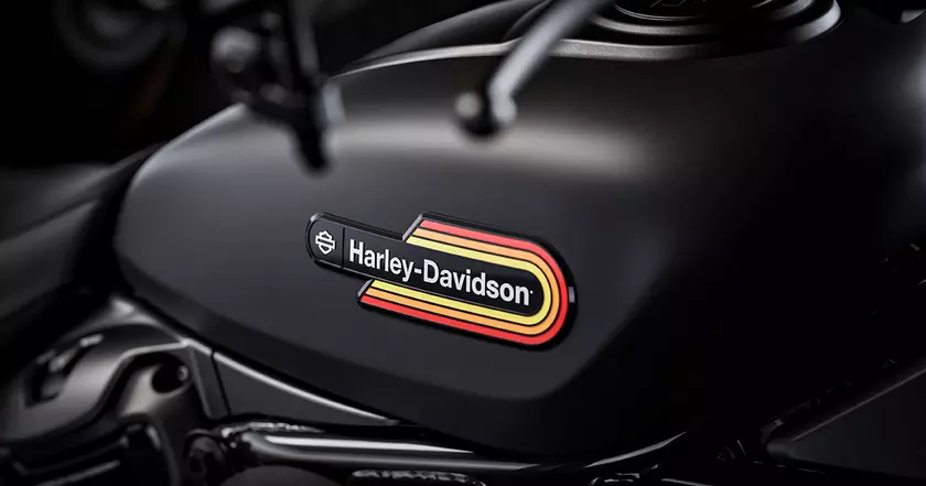 Разбираем Вместимость Топливного Бака Harley-Davidson Nightster Special