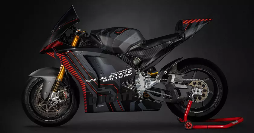 Полная мощь на двух колесах: что предлагает прототип Ducati V21L?