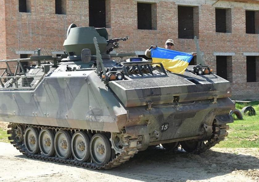 ВСУ показали видео учений по использованию танков T-72M1 и нидерландских бронетранспортеров YPR-765