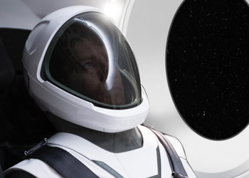 Илон Маск впервые показал скафандр SpaceX, созданный голливудским дизайнером