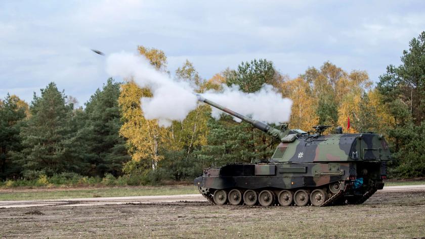 Німеччина відправить в Україну нову партію артилерійських установок Panzerhaubitze 2000 - їх називають одними з найкращих 155-мм гаубиць у світі
