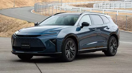 Toyota a dévoilé au Japon le break Crown Estate, doté d'un coffre spacieux et d'une motorisation hybride économique.
