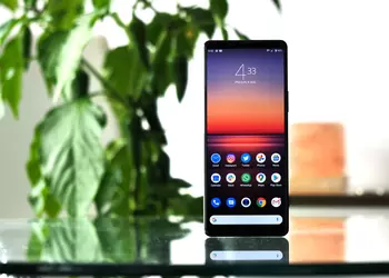 В интернете появилась фотография Sony Xperia 1 V с перископической камерой