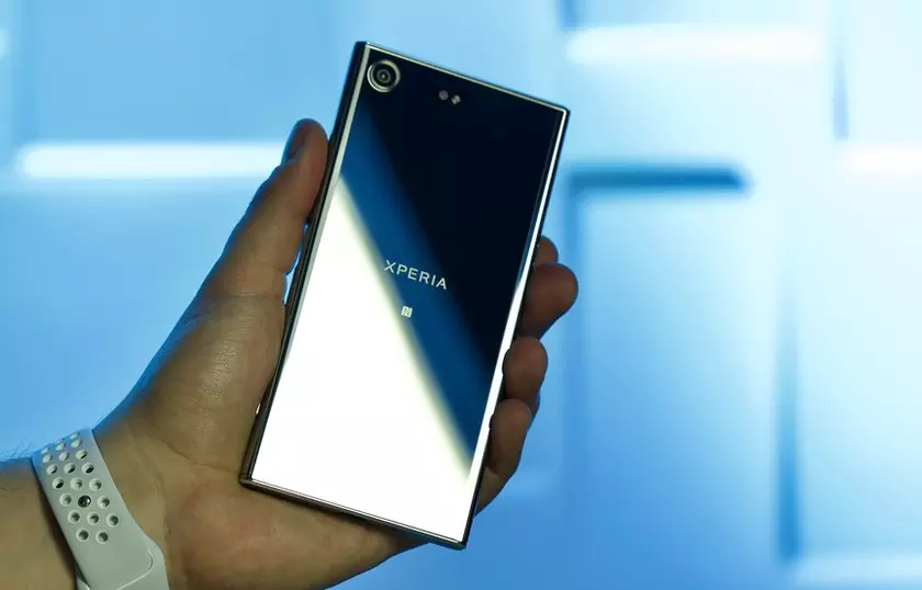 Sony Xperia XZ2 и Xperia XZ2 Compact: стали известны дата выхода, характеристики и цена смартфонов