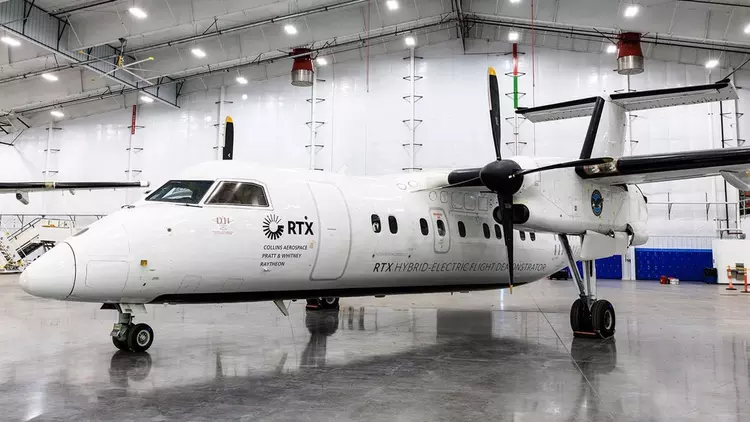 Pratt & Whitney's hybrid jet engine ...