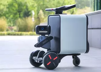 Робот-гироборд Loomo Go не только прокатит, но и привезет воды