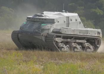 Компания DARPA протестировала роботизированную машину RACER Heavy Platform, похожую на танк