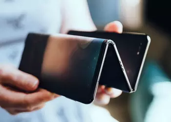 Инсайдер рассказал когда может выйти смартфон Huawei, который будет складываться втрое