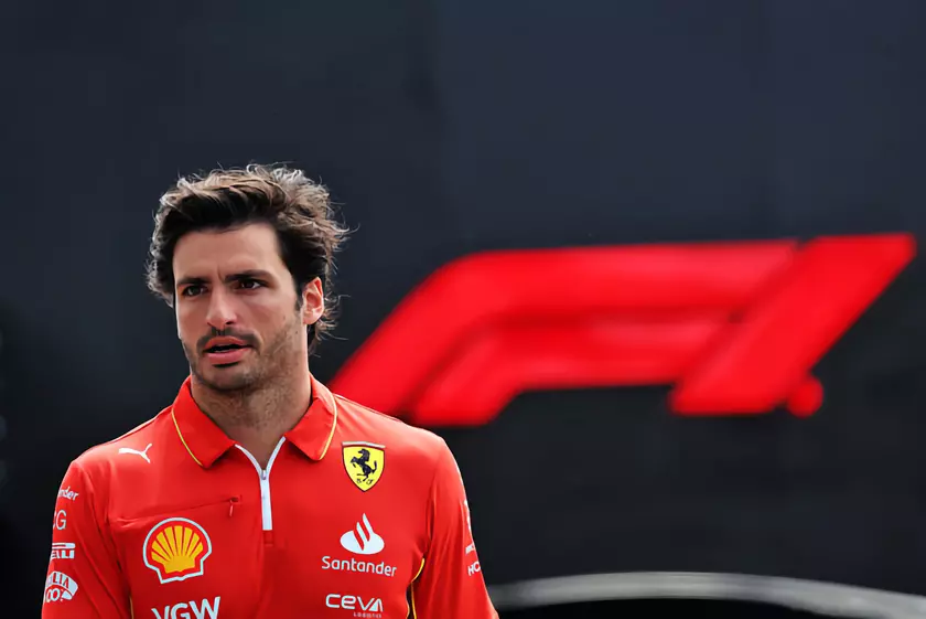 Новости F1: Williams предлагает гонщику Ferrari Карлосу Сайнсу контракт на четыре года 