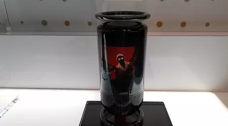 На CES 2019 привезли «розумну» колонку Cleer Mirage з гнучким AMOLED-дисплеєм