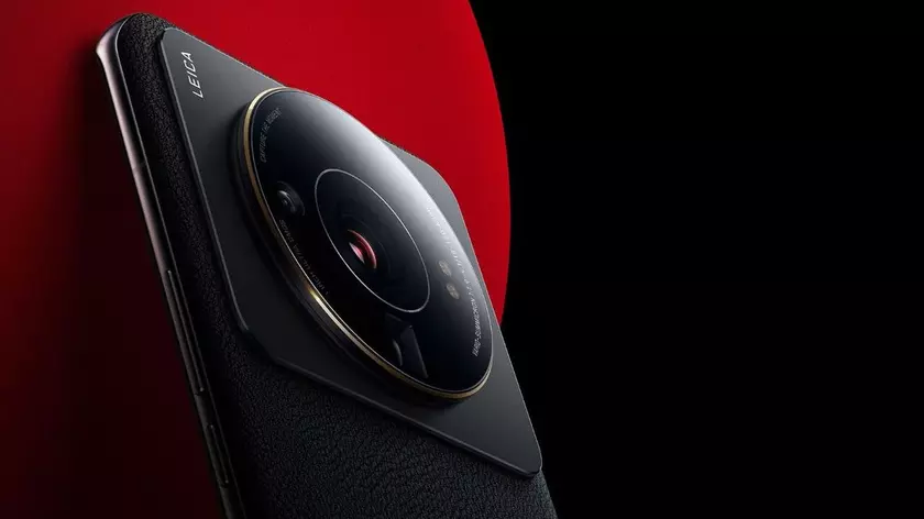 Xiaomi 14 Ultra к четырём 50-МП камерам получит аккумулятор ёмкостью 5180 мА*ч и скромную быструю зарядку