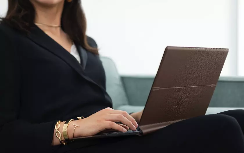 Кожаный ноутбук HP Spectre Folio — это что-то новенькое