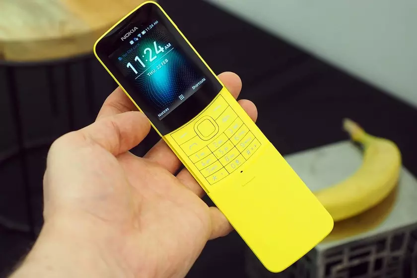 В Украине стартовали продажи «бананофона» Nokia 8110