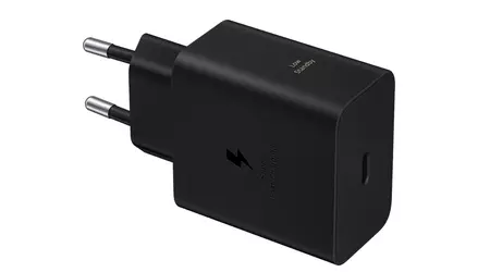 Samsung speeds up flagship charging: the company has released its first 60W power adapter