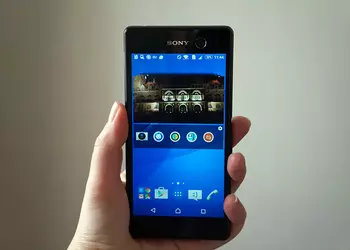 Обзор Sony Xperia M5: босиком по воде