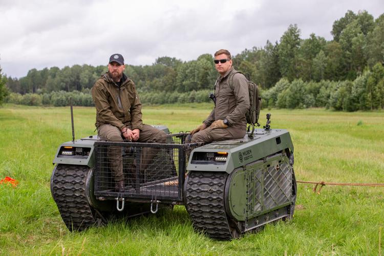 Швеція придбала гусеничний вантажний дрон THeMIS ...
