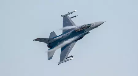 Bloomberg: Україна отримала першу партію винищувачів F-16 Fighting Falcon