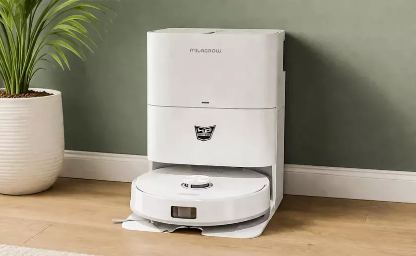 Флагманский робот-пылесос Milagrow iMap Max W300 Ultra на док-станции