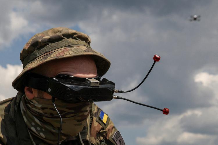 L'Ucraina ha prodotto 200.000 droni FPV ...