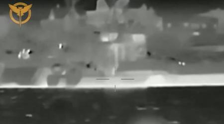 Operacja specjalna GUR: Ukraina uderzyła w kilka okrętów desantowych Floty Czarnomorskiej FR na Krymie z pomocą dronów morskich (wideo)